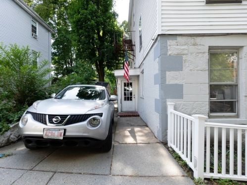 14 Smythe St, Brookline, MA 02445-7662