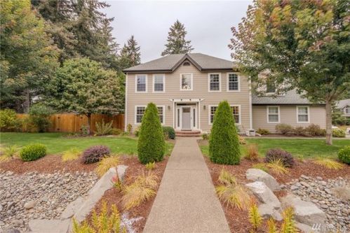 6135 Newport Ct, Olympia, WA 98512-7935