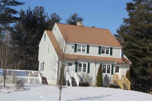 26 Fairway Rd, Londonderry NH 03053-2566 exterior