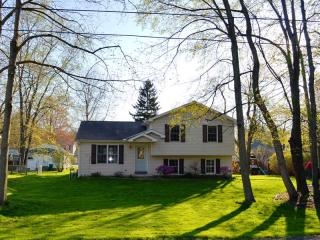 524 Manistee Ave, Erie, PA 16511-2318