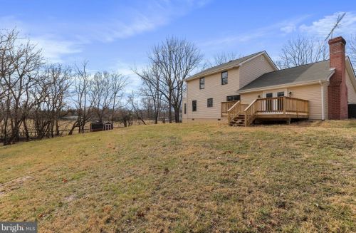 166 Hyde Park Ln, Charles Town WV  25414-4545 exterior