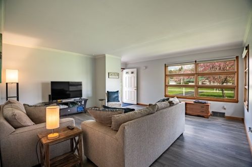 12 Redwood Dr, Greenville PA  16125-1130 exterior