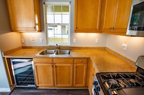 628 Green River St, Oxnard CA  93036-5318 exterior