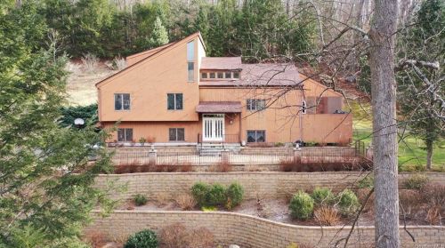 50 Lovers Ln, Tompkins Corners, NY 10579-3237