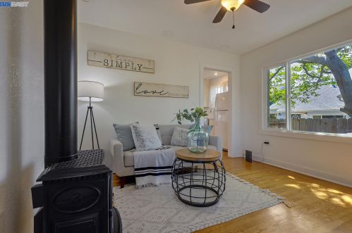 18448 Standish Ave, Hayward CA  94541-1323 exterior