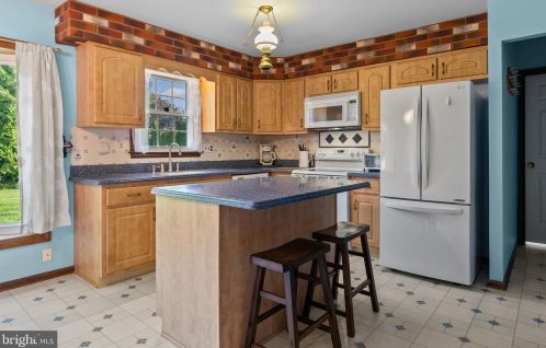 1364 Gates Cir, Yardley, PA 19067-4421