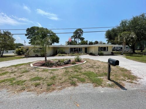 301 Blackburn Rd, Nokomis, FL 34275-3757