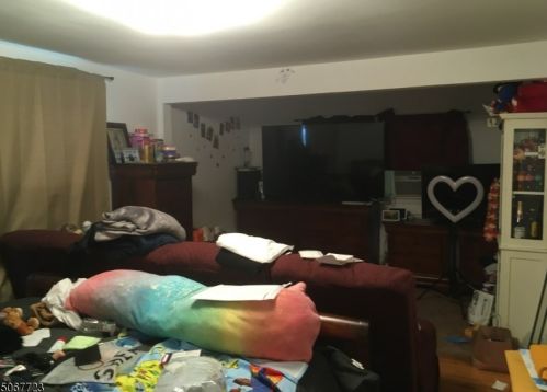 221 New St, West Paterson NJ  07424-3329 exterior