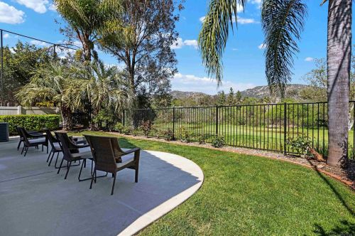 2346 Fallbrook Pl, Escondido CA  92027-6738 exterior