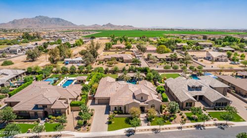 2111 Mead Dr, Gilbert AZ 85298-1215 exterior