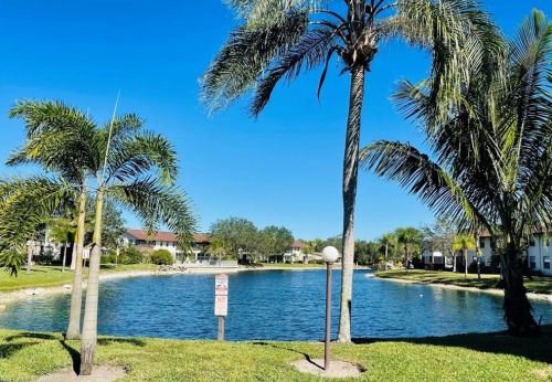 5309 Treetops Dr, Naples, FL 34113-8516