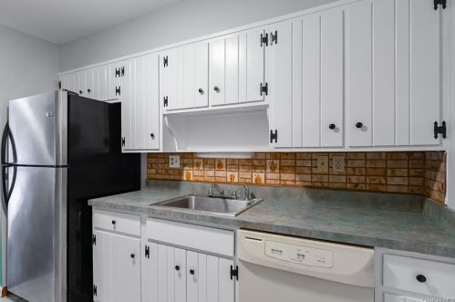 20 Amber Ct, Poughkeepsie NY 12603-1063 exterior