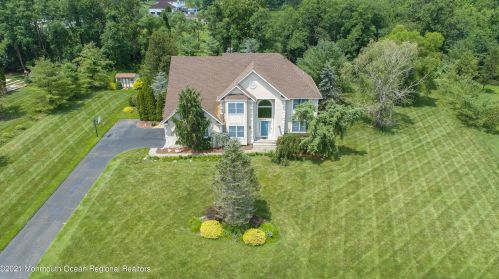 50 Langeveld Dr, East Freehold, NJ 07728-8234