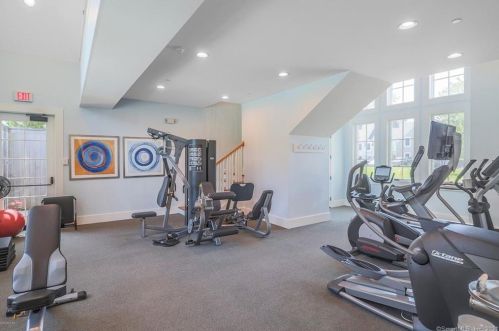 77 Havemeyer Ln, Stamford CT  06902-2153 exterior