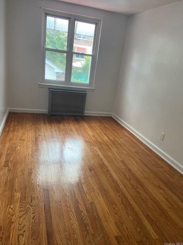 3121 Mickle Ave, Bronx NY  10469-3103 exterior