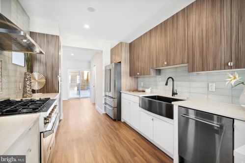 241 Allen St, Philadelphia PA  19125-4103 exterior