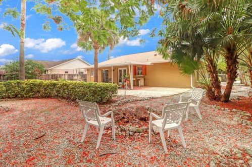 4479 26th Pl, Naples FL  34116-7821 exterior