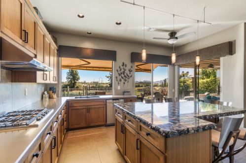 187 Kavenish Dr, Rancho Mirage CA  92270-3244 exterior