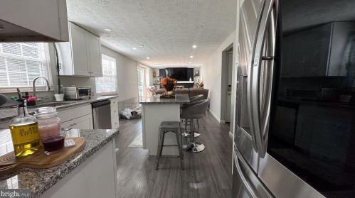 105 Appletree Dr, Leesburg VA  20176-4507 exterior