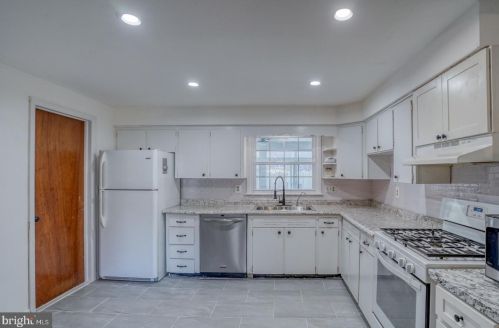 848 Schoolhouse Ln, Dover DE  19904-2416 exterior