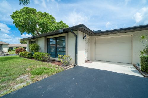 10190 Eaglewood Rd, Boynton Beach, FL 33436-4041