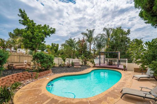 8454 Vista Del Cajon Pl, Lakeside CA  92040-5521 exterior