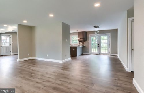 37 Needlepoint Ln, Willingboro NJ  08046-1918 exterior