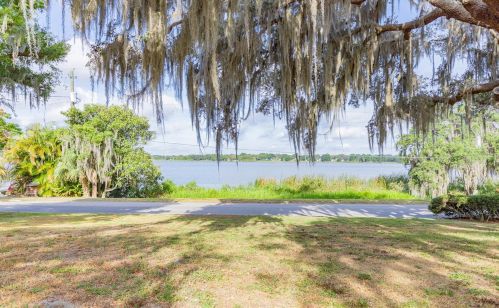 560 Lake Elbert Dr, Winter Haven, FL 33881-4371
