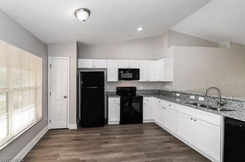 2818 45 St, Lehigh Acres FL 33976-4748 exterior