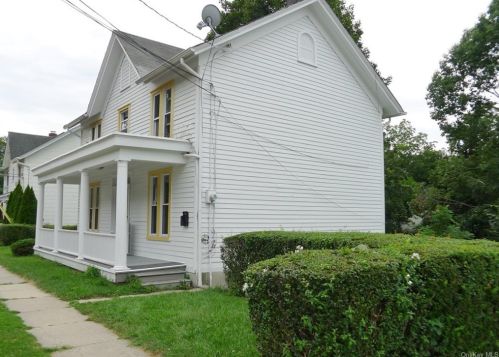 45 Dale Ave, Crotonville, NY 10562-3561