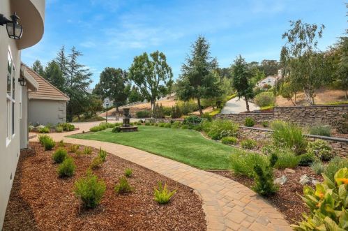 18660 Castle Lake Dr, Morgan Hill CA  95037-9472 exterior