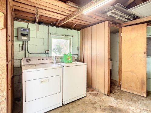 396 Collins St, Umatilla FL  32784-8387 exterior