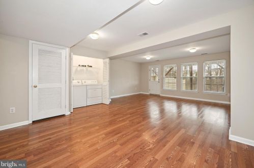 132 Cambridge Ct, West Deptford NJ  08096-6884 exterior