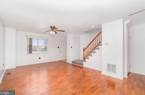 7802 Jefferson St, Hummelstown, PA 17036-9320