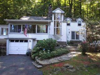 522 Stoneleigh Ave, Kent Lakes, NY 10512-3918