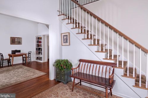 16 Hunters Cir, Lebanon NJ  08833-4393 exterior