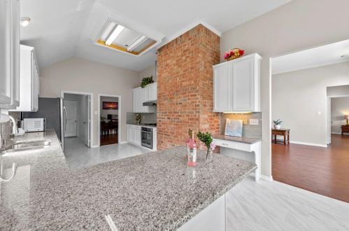 1912 Tree Line Rd, Lewisville TX  75028-8225 exterior