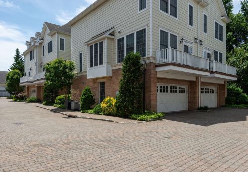 25 Mariners Walk, Muttontown, NY 11771-3730