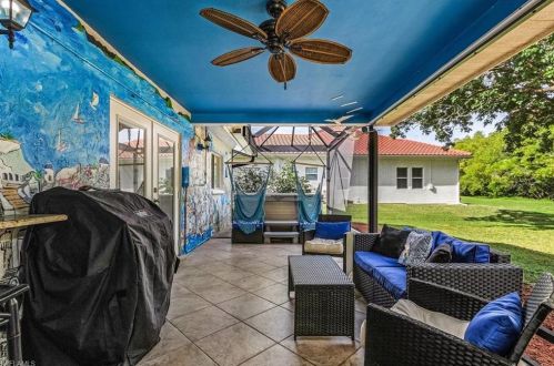 18061 Royal Hammock Blvd, Naples FL  34114-8944 exterior