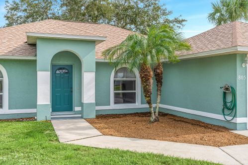 805 Barker St, Sebastian, FL 32958-4807