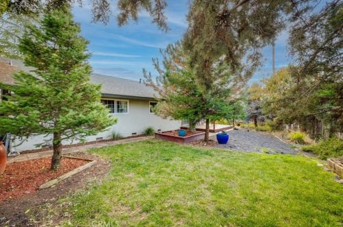 1390 Arlington Dr, Chico CA  95926-1556 exterior