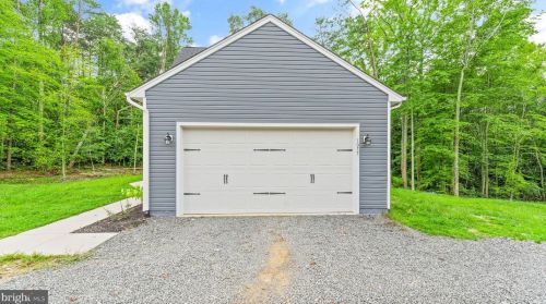 1077 Mountain View Rd, Fredericksburg VA  22406-4429 exterior