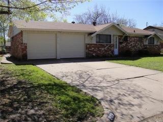 809 Sundown Trl, Burleson TX  76028-5213 exterior
