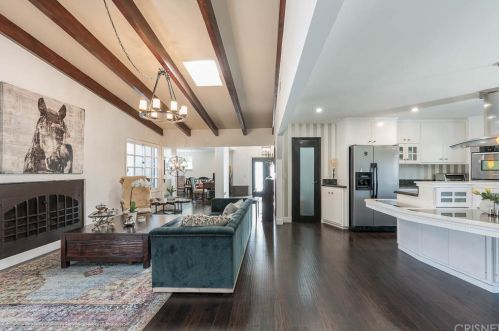 14639 Albers St, Van Nuys CA 91411-3713 exterior