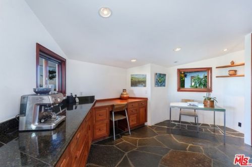 2440 Minard Rd, Topanga CA  90290-3402 exterior