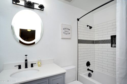 3944 Pine Creek Way, Tucson AZ 85745-7115 exterior