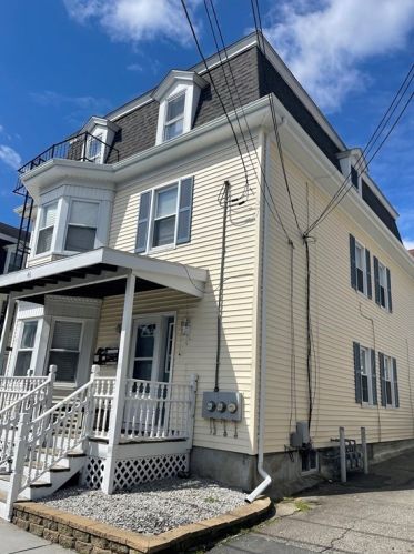 46 Linden St, Fall River, MA 02720-4923