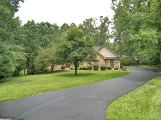 63 Albatross Cir, Crossville, TN 38555-5814