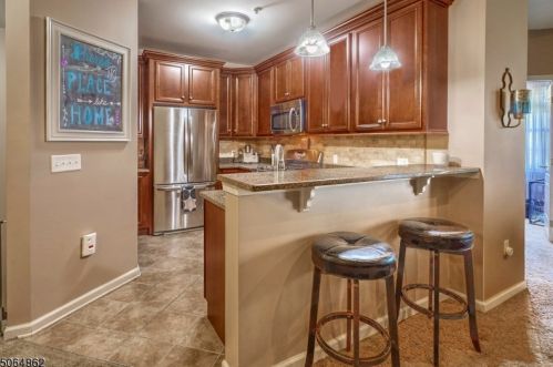 805 Brook Hollow Dr, Whippany NJ  07981 exterior