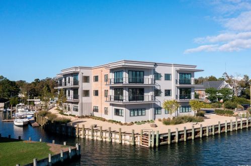 123 Sterling Ave, Greenport, NY 11944-1439